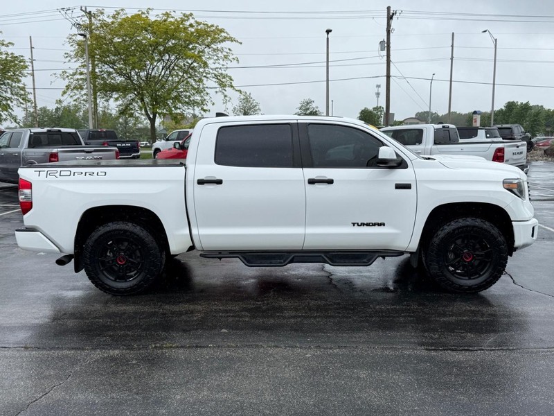 Toyota Tundra 4WD Vehicle Full-screen Gallery Image 2