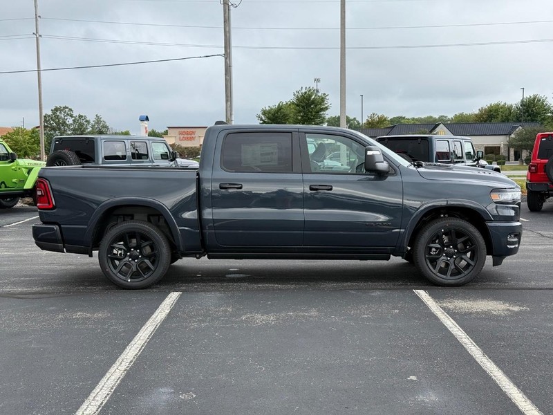 Ram 1500 Vehicle Full-screen Gallery Image 2