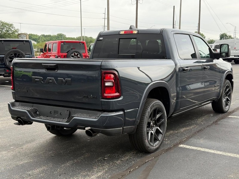 Ram 1500 Vehicle Full-screen Gallery Image 3
