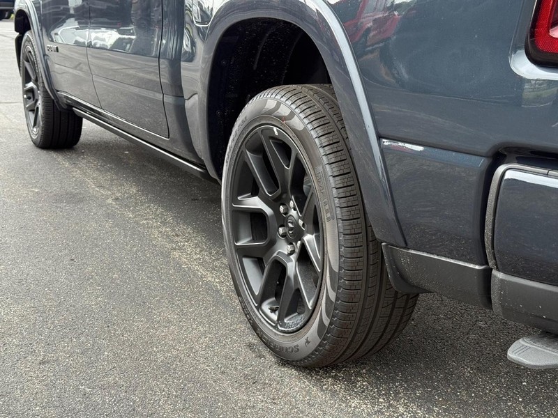 Ram 1500 Vehicle Full-screen Gallery Image 6