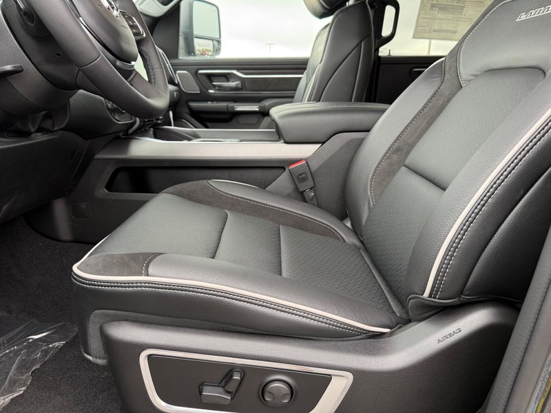 Ram 1500 Vehicle Full-screen Gallery Image 18