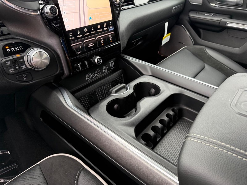 Ram 1500 Vehicle Full-screen Gallery Image 25