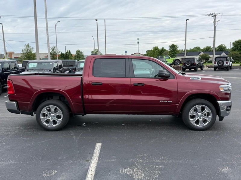 Ram 1500 Vehicle Full-screen Gallery Image 2