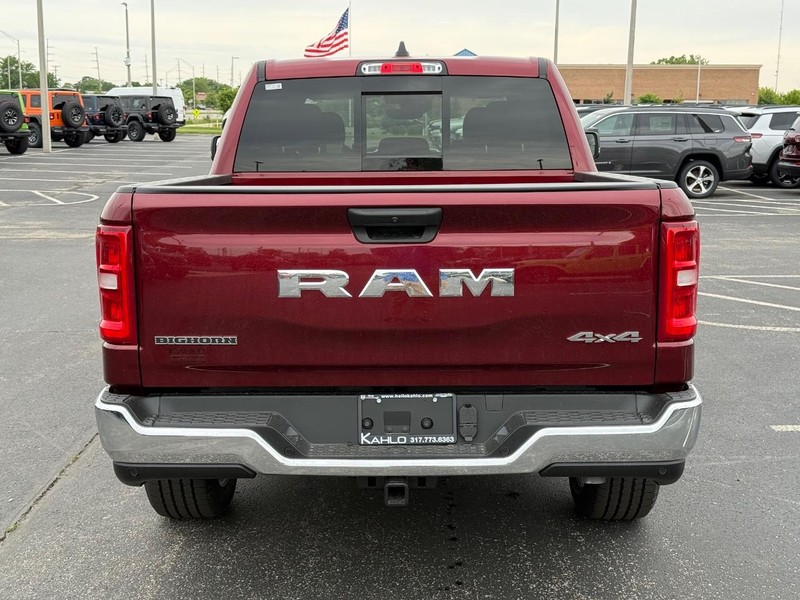 Ram 1500 Vehicle Full-screen Gallery Image 4