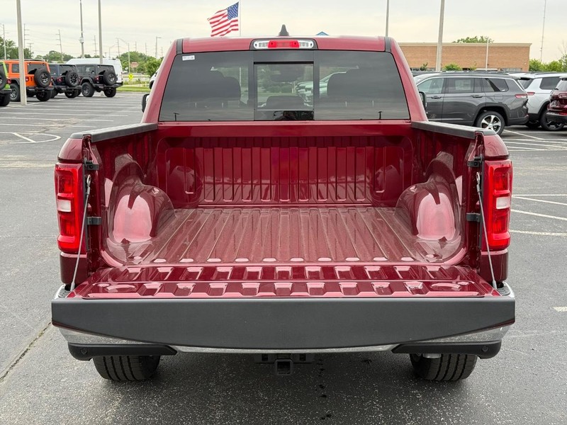 Ram 1500 Vehicle Full-screen Gallery Image 7