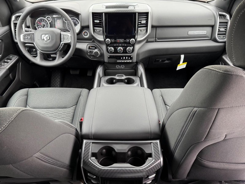 Ram 1500 Vehicle Full-screen Gallery Image 13