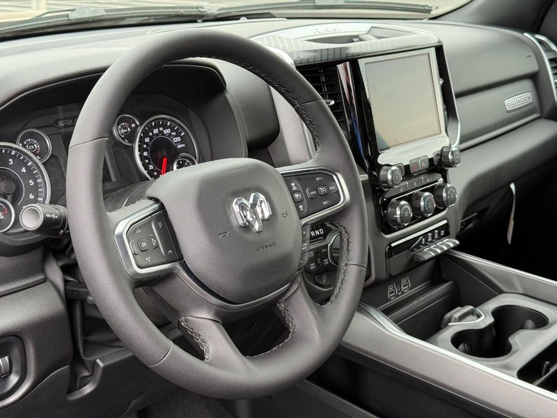 Ram 1500 Vehicle Full-screen Gallery Image 19