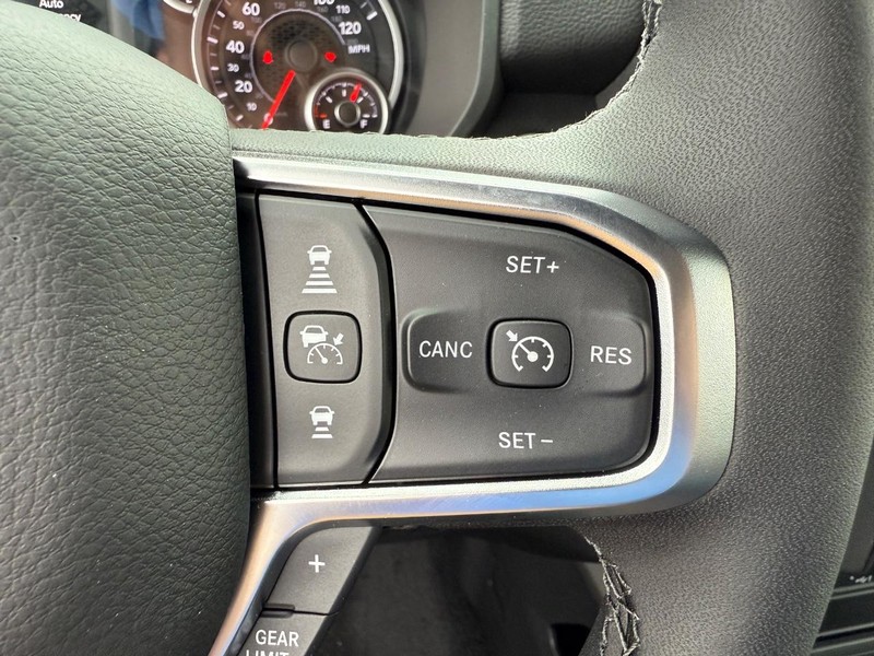 Ram 1500 Vehicle Full-screen Gallery Image 21