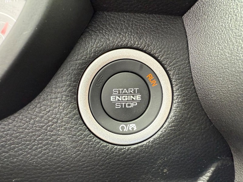 Ram 1500 Vehicle Full-screen Gallery Image 22