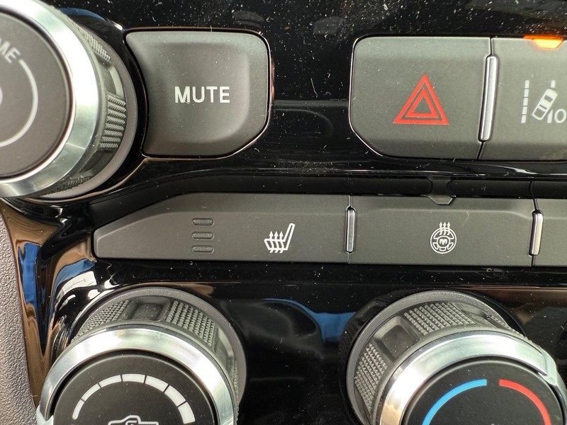 Ram 1500 Vehicle Full-screen Gallery Image 23