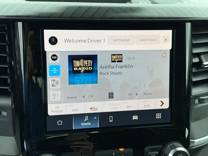 Ram 1500 Vehicle Full-screen Gallery Image 24