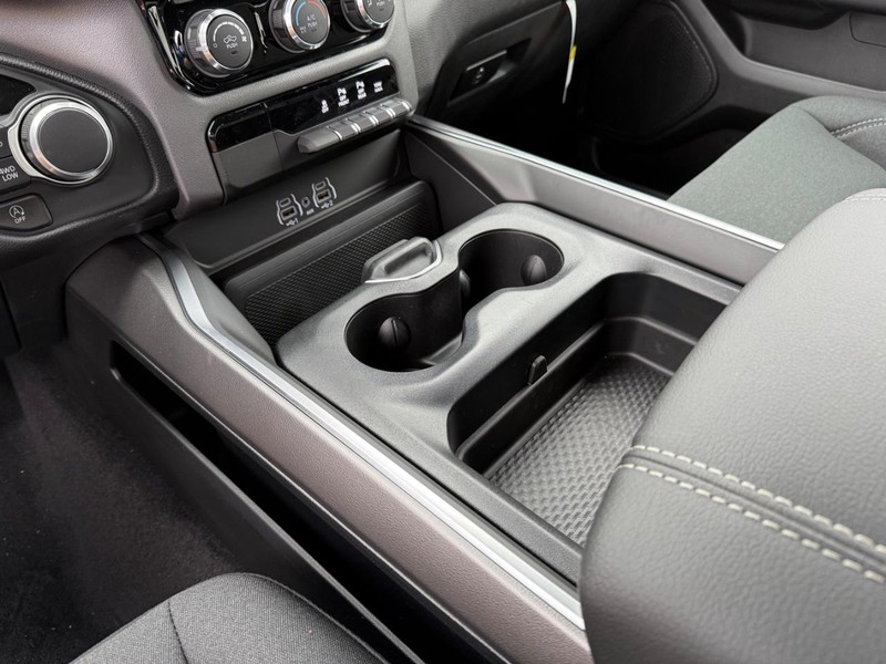 Ram 1500 Vehicle Full-screen Gallery Image 27