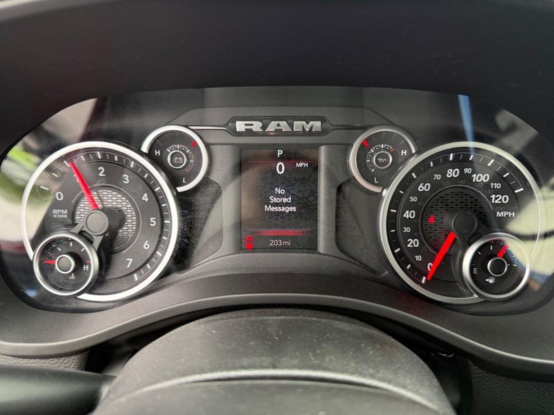 Ram 1500 Vehicle Full-screen Gallery Image 30