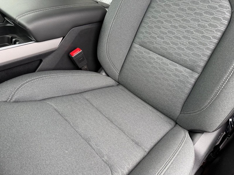 Ram 1500 Vehicle Full-screen Gallery Image 32