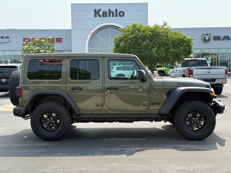 Jeep Wrangler Vehicle Full-screen Gallery Image 2