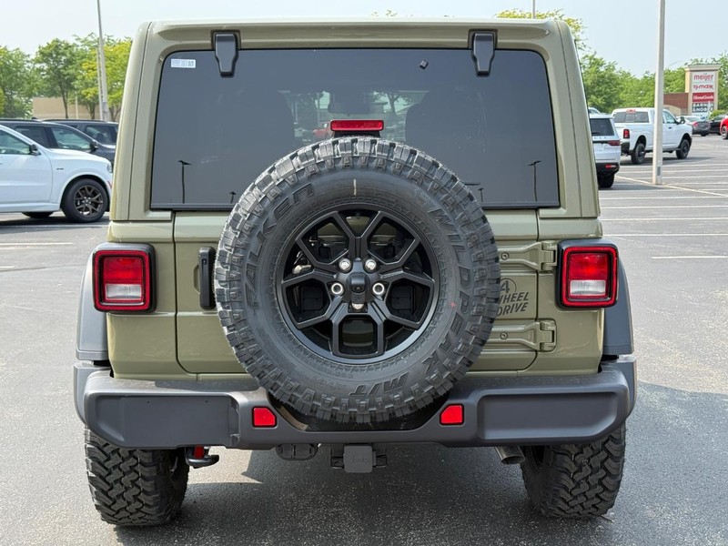 Jeep Wrangler Vehicle Full-screen Gallery Image 4