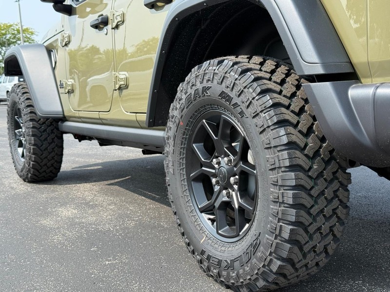 Jeep Wrangler Vehicle Full-screen Gallery Image 7