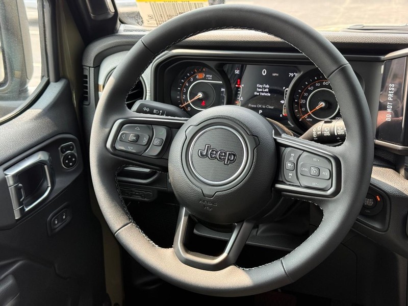 Jeep Wrangler Vehicle Full-screen Gallery Image 18