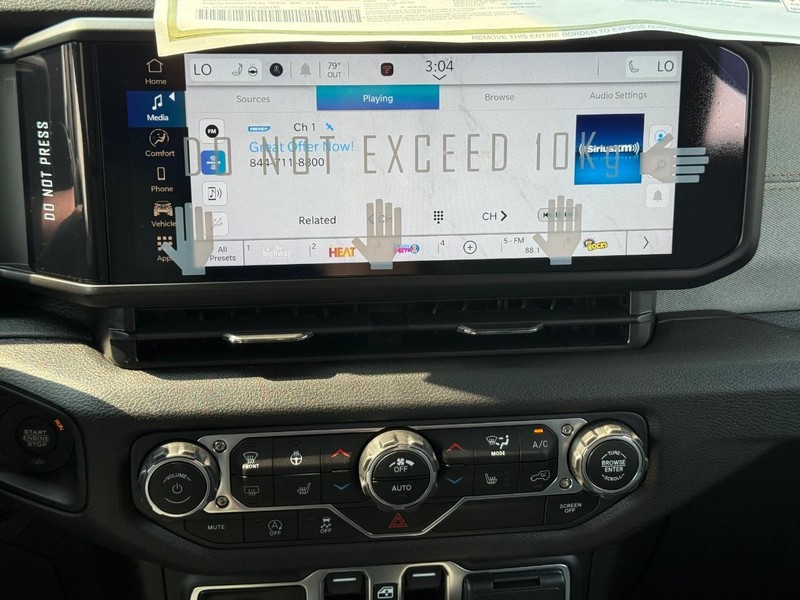 Jeep Wrangler Vehicle Full-screen Gallery Image 22