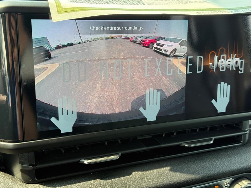 Jeep Wrangler Vehicle Full-screen Gallery Image 26