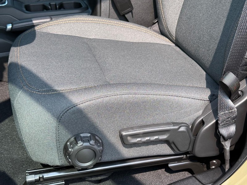 Jeep Wrangler Vehicle Full-screen Gallery Image 34