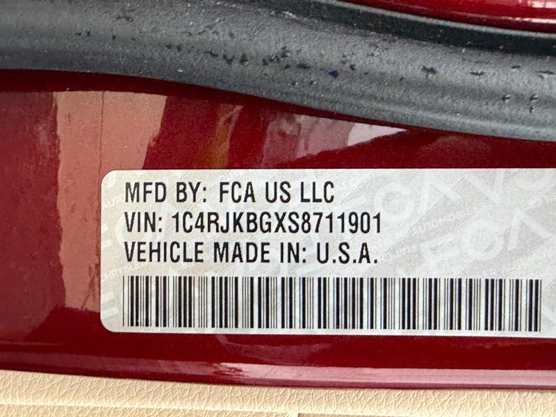 Jeep Grand Cherokee L Vehicle Full-screen Gallery Image 34