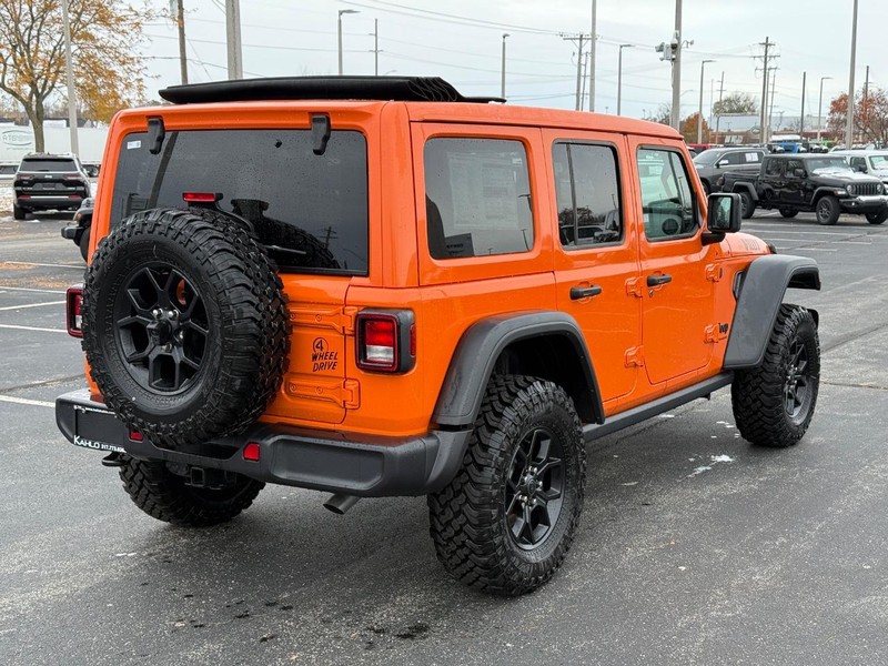 Jeep Wrangler Vehicle Full-screen Gallery Image 3