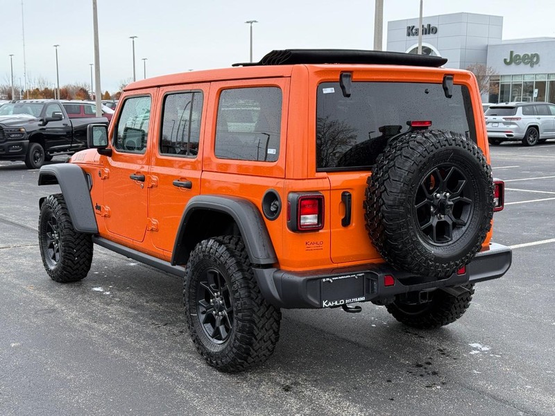 Jeep Wrangler Vehicle Full-screen Gallery Image 5