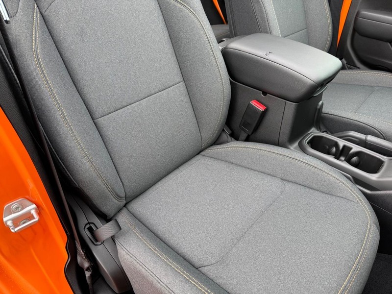 Jeep Wrangler Vehicle Full-screen Gallery Image 17