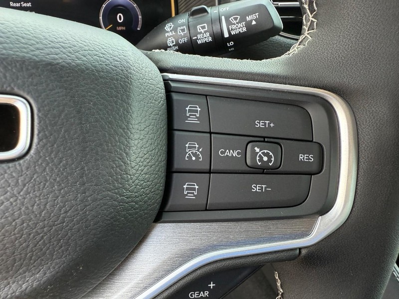 Jeep Wagoneer L Vehicle Full-screen Gallery Image 24