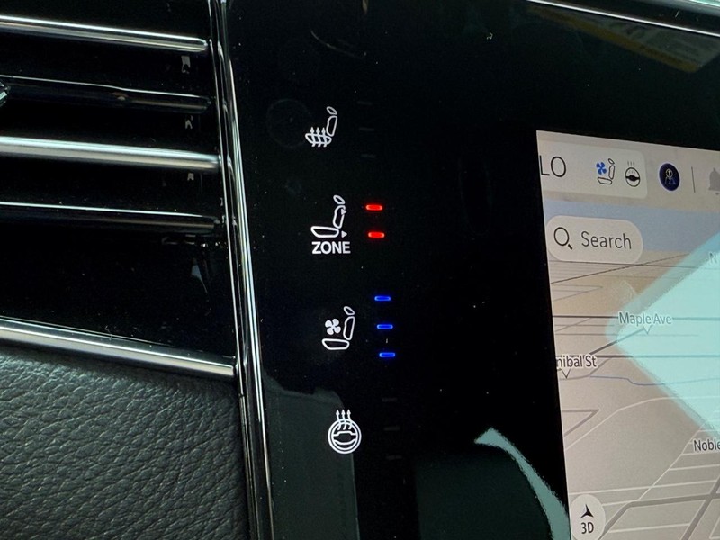 Jeep Wagoneer L Vehicle Full-screen Gallery Image 26