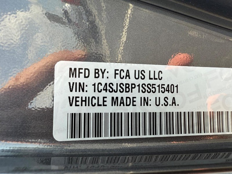 Jeep Wagoneer L Vehicle Full-screen Gallery Image 35