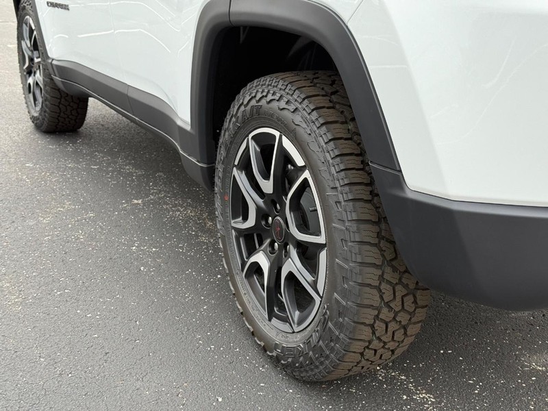 Jeep Compass Vehicle Full-screen Gallery Image 6