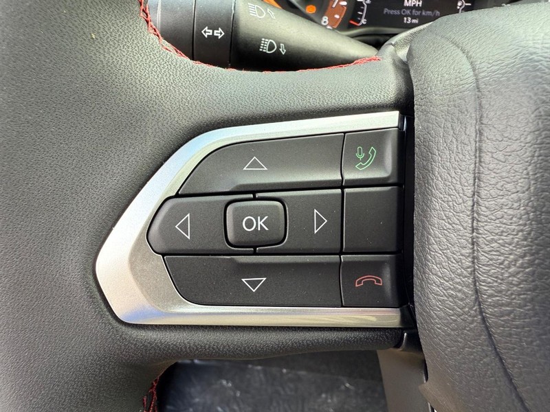 Jeep Compass Vehicle Full-screen Gallery Image 21