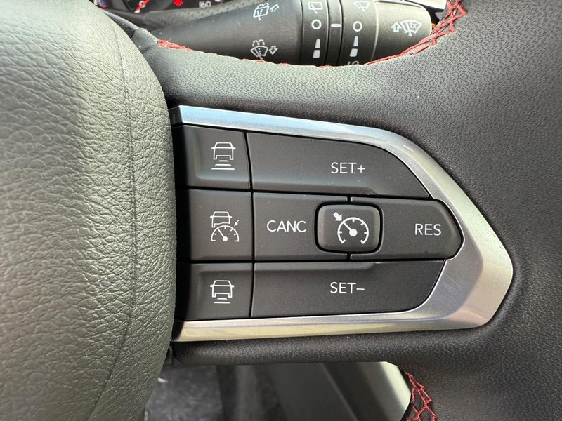 Jeep Compass Vehicle Full-screen Gallery Image 22