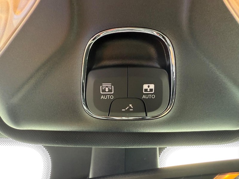 Jeep Compass Vehicle Full-screen Gallery Image 29