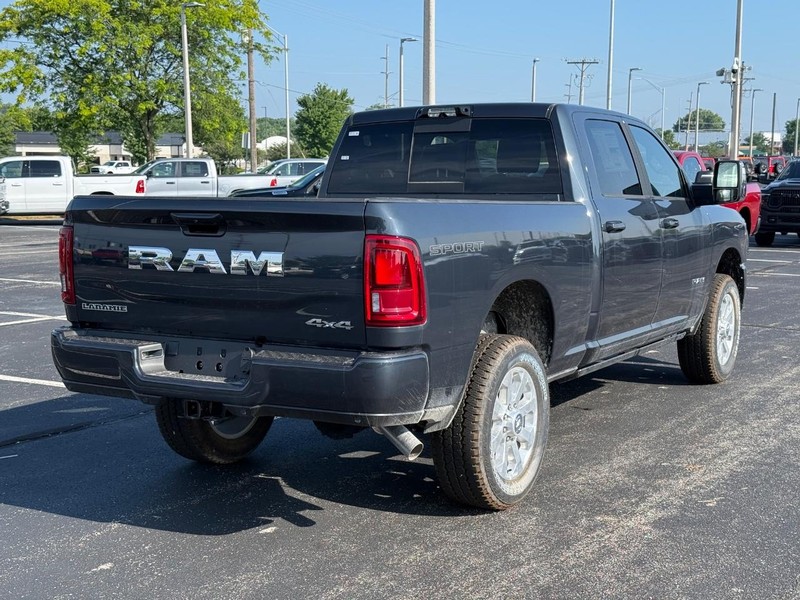 Ram 2500 Vehicle Full-screen Gallery Image 3
