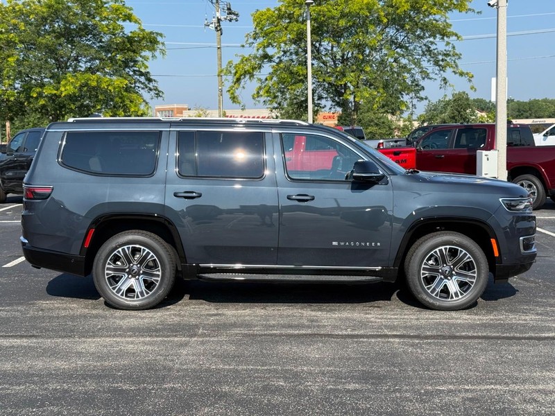 Jeep Wagoneer Vehicle Full-screen Gallery Image 2