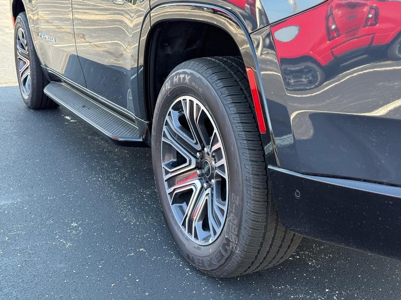 Jeep Wagoneer Vehicle Full-screen Gallery Image 6