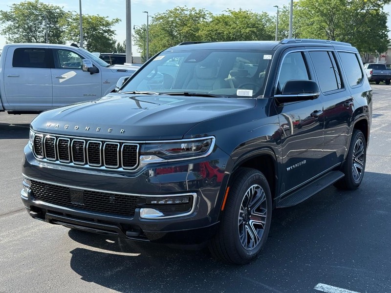 Jeep Wagoneer Vehicle Full-screen Gallery Image 10