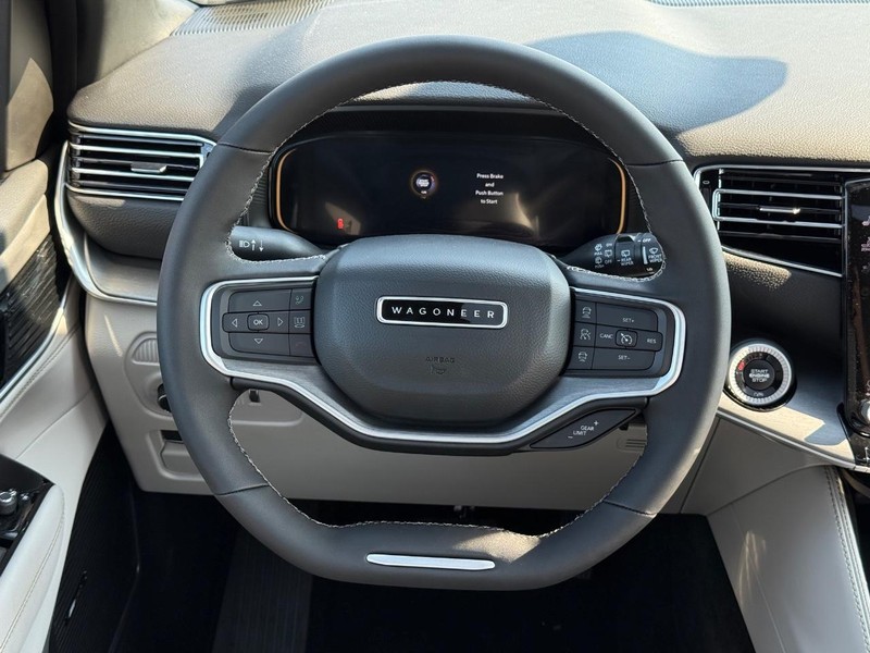 Jeep Wagoneer Vehicle Full-screen Gallery Image 17