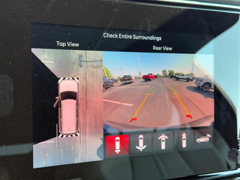 Jeep Wagoneer Vehicle Full-screen Gallery Image 28