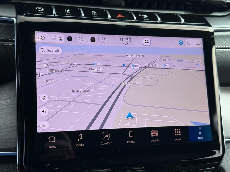 Jeep Grand Cherokee L Vehicle Full-screen Gallery Image 27