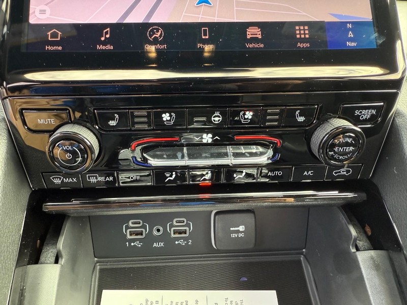 Jeep Grand Cherokee L Vehicle Full-screen Gallery Image 29