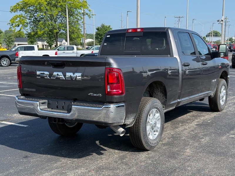 Ram 2500 Vehicle Full-screen Gallery Image 3