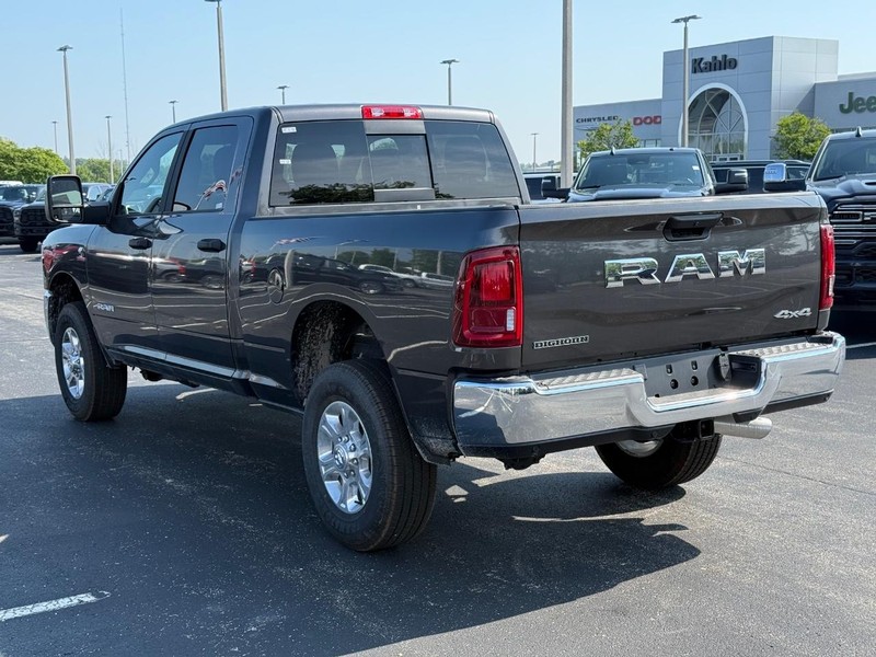 Ram 2500 Vehicle Full-screen Gallery Image 5