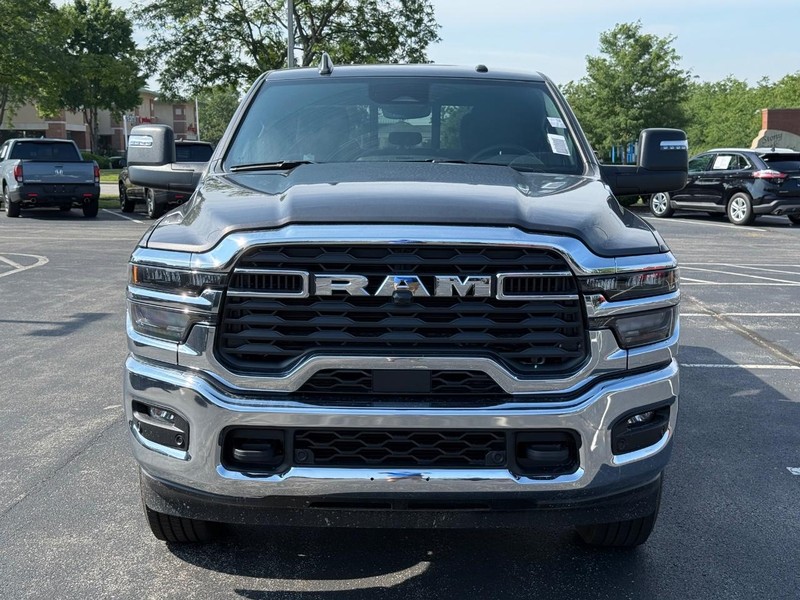 Ram 2500 Vehicle Full-screen Gallery Image 10