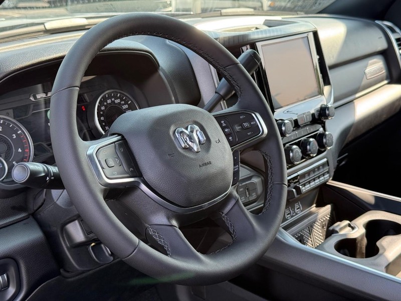 Ram 2500 Vehicle Full-screen Gallery Image 19