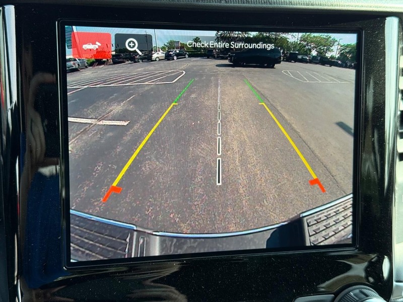 Ram 2500 Vehicle Full-screen Gallery Image 25