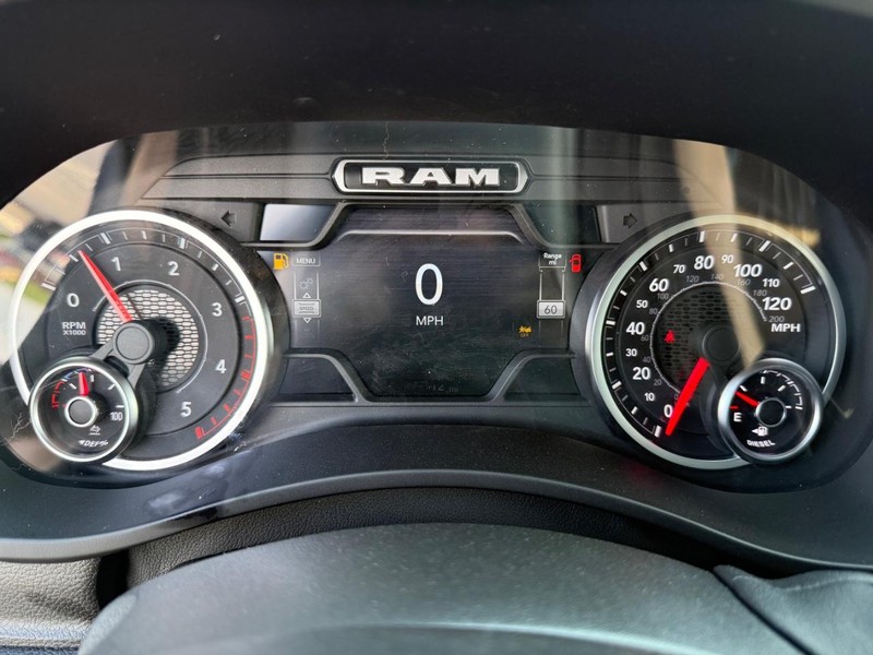 Ram 2500 Vehicle Full-screen Gallery Image 29